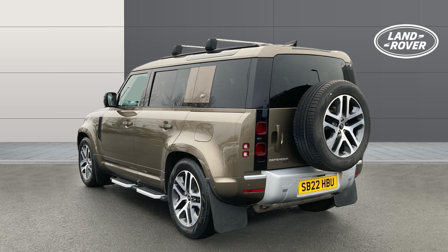 Used Land Rover Defender 2022 for sale - 76782520: Photo 2