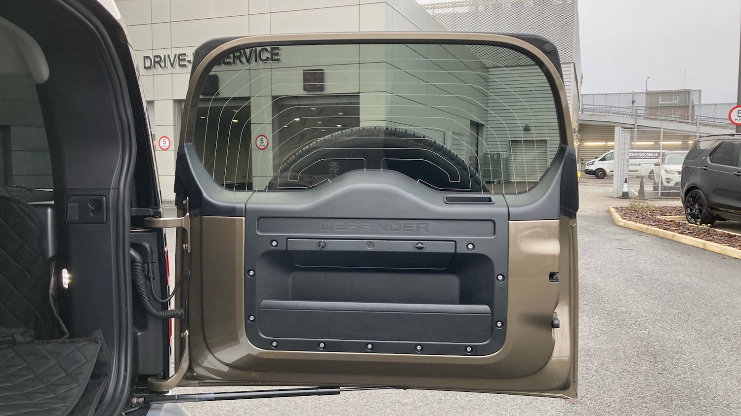 Used Land Rover Defender 2022 for sale - 76782520: Photo 27