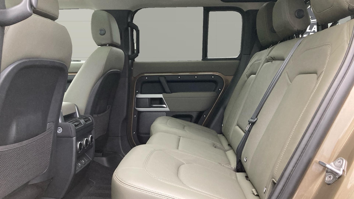 Used Land Rover Defender 2022 for sale - 76782520: Photo 4