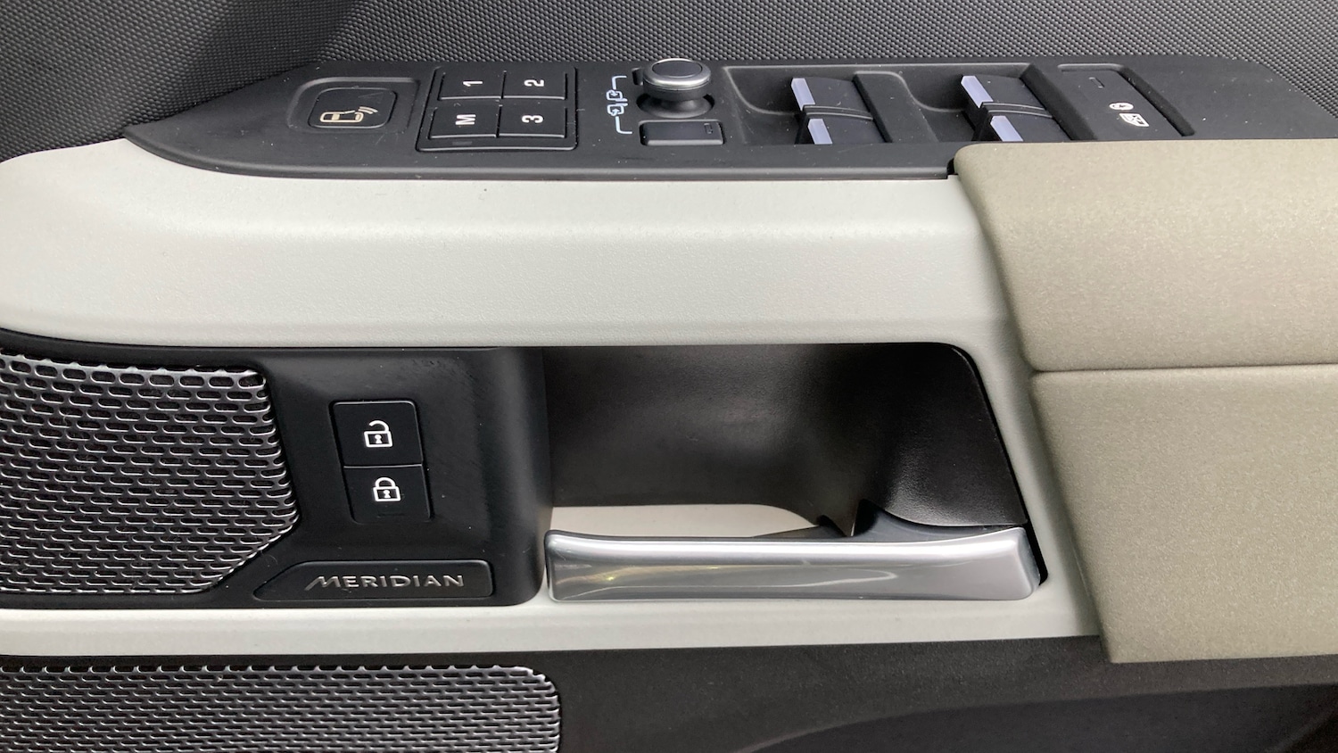 Used Land Rover Defender 2022 for sale - 76782520: Photo 45