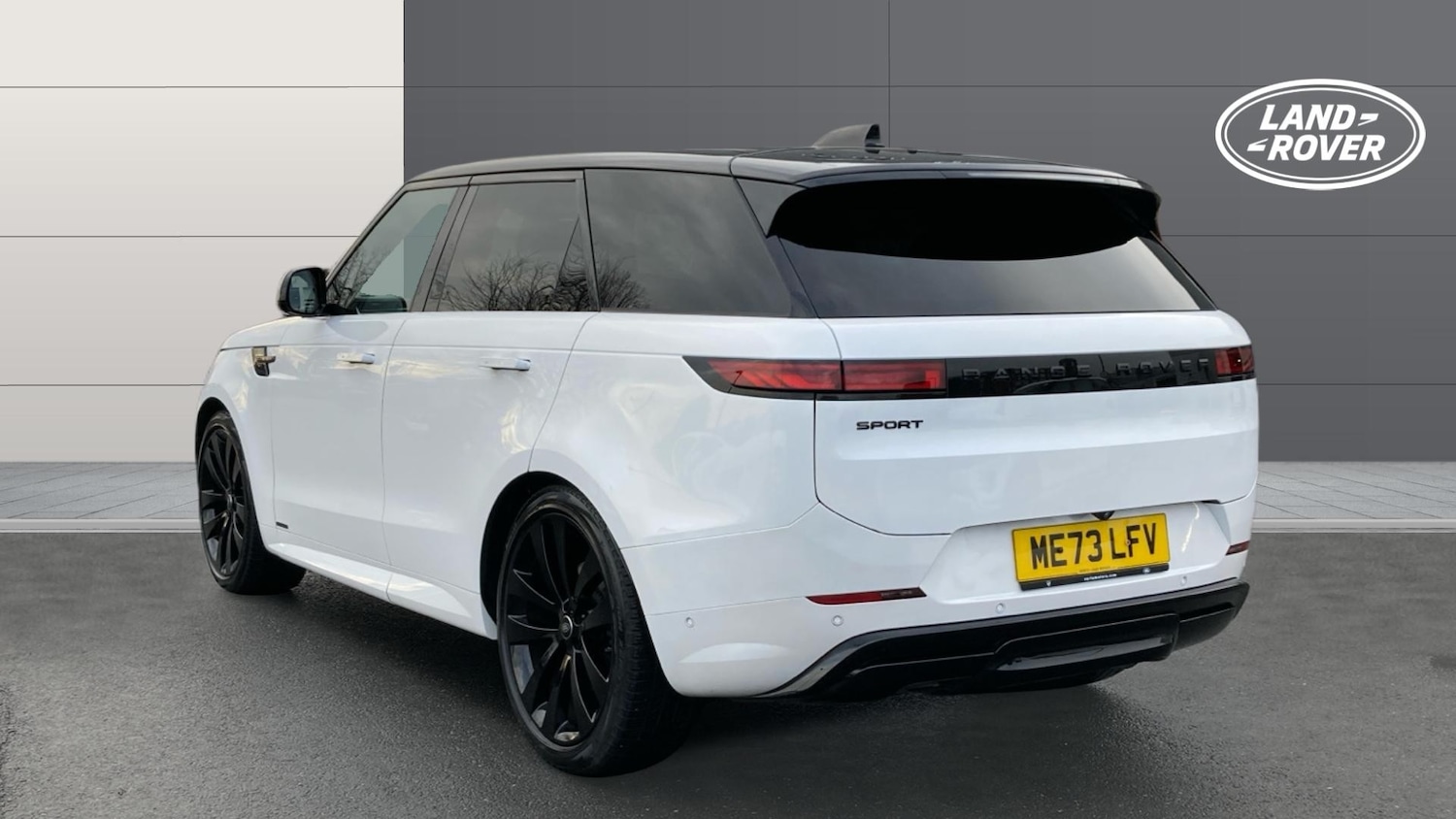 Used Land Rover Range Rover Sport 2024 for sale - 76818710: Photo 2