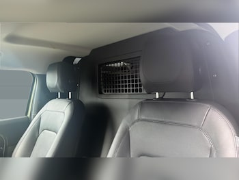Used Land Rover Defender 2024 for sale - 79102323: Photo