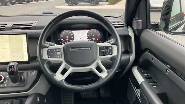Used Land Rover Defender 2024 for sale - 76222091: Photo 15