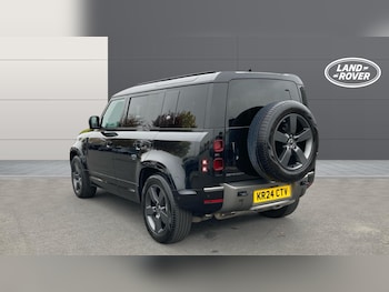 Used Land Rover Defender 2024 for sale - 76222091: Photo 2