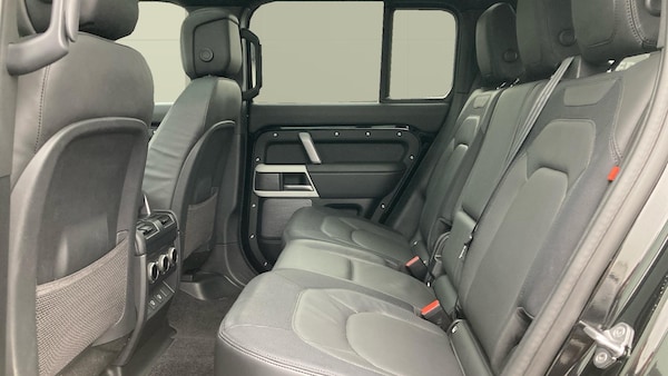 Used Land Rover Defender 2024 for sale - 76222091: Photo 4