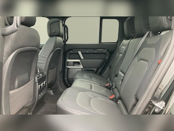Used Land Rover Defender 2024 for sale - 76222091: Photo 4
