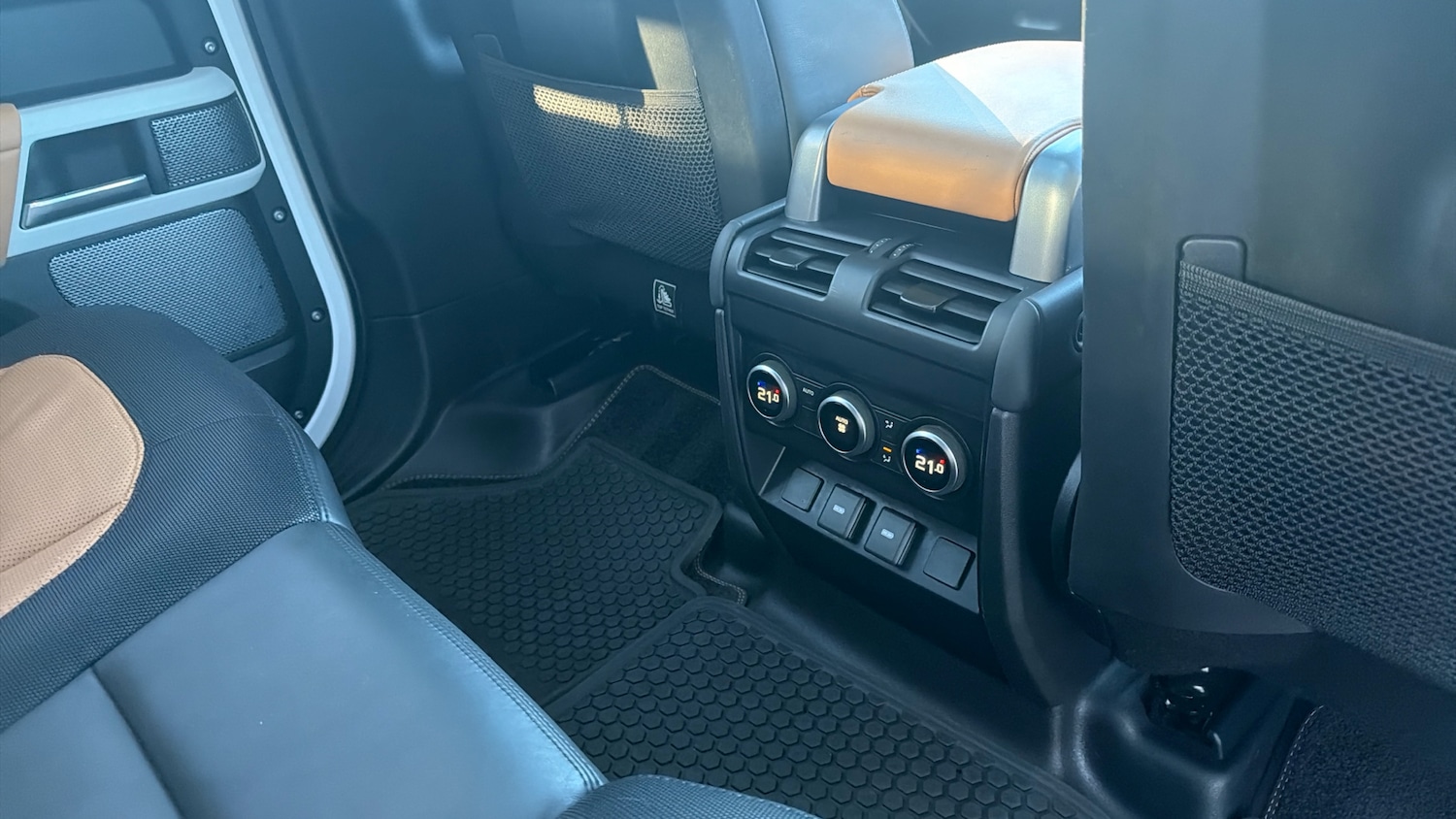 Used Land Rover Defender 2023 for sale - 78028478: Photo 18