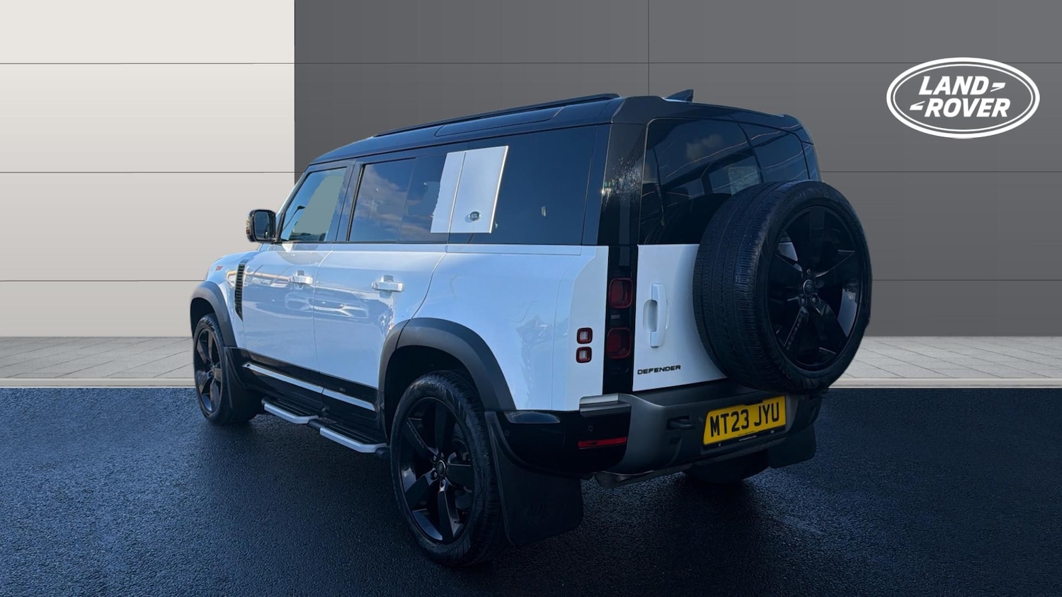 Used Land Rover Defender 2023 for sale - 78028478: Photo 2