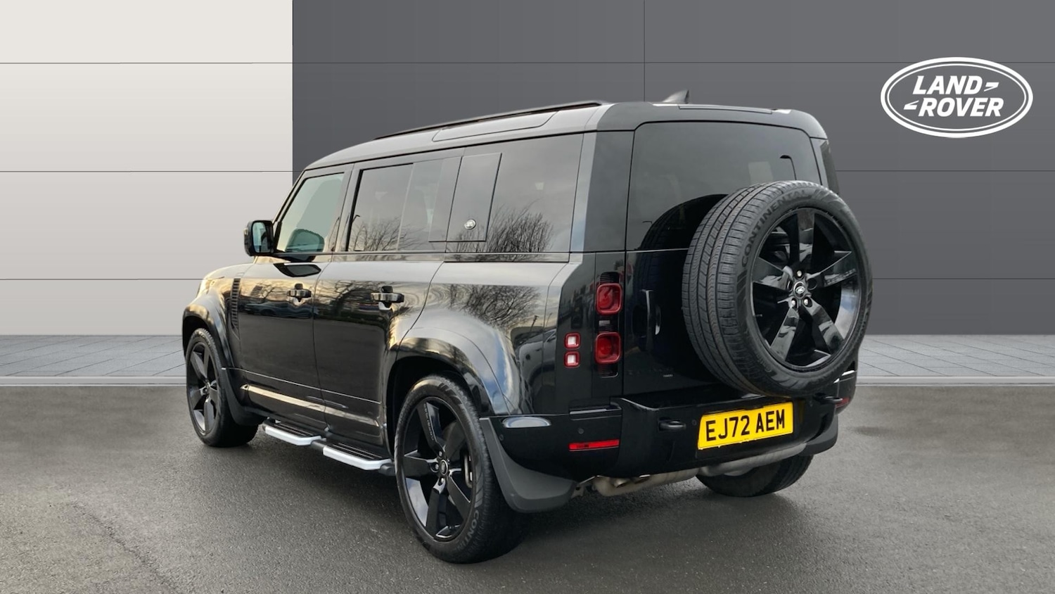 Used Land Rover Defender 2022 for sale - 76796840: Photo 2