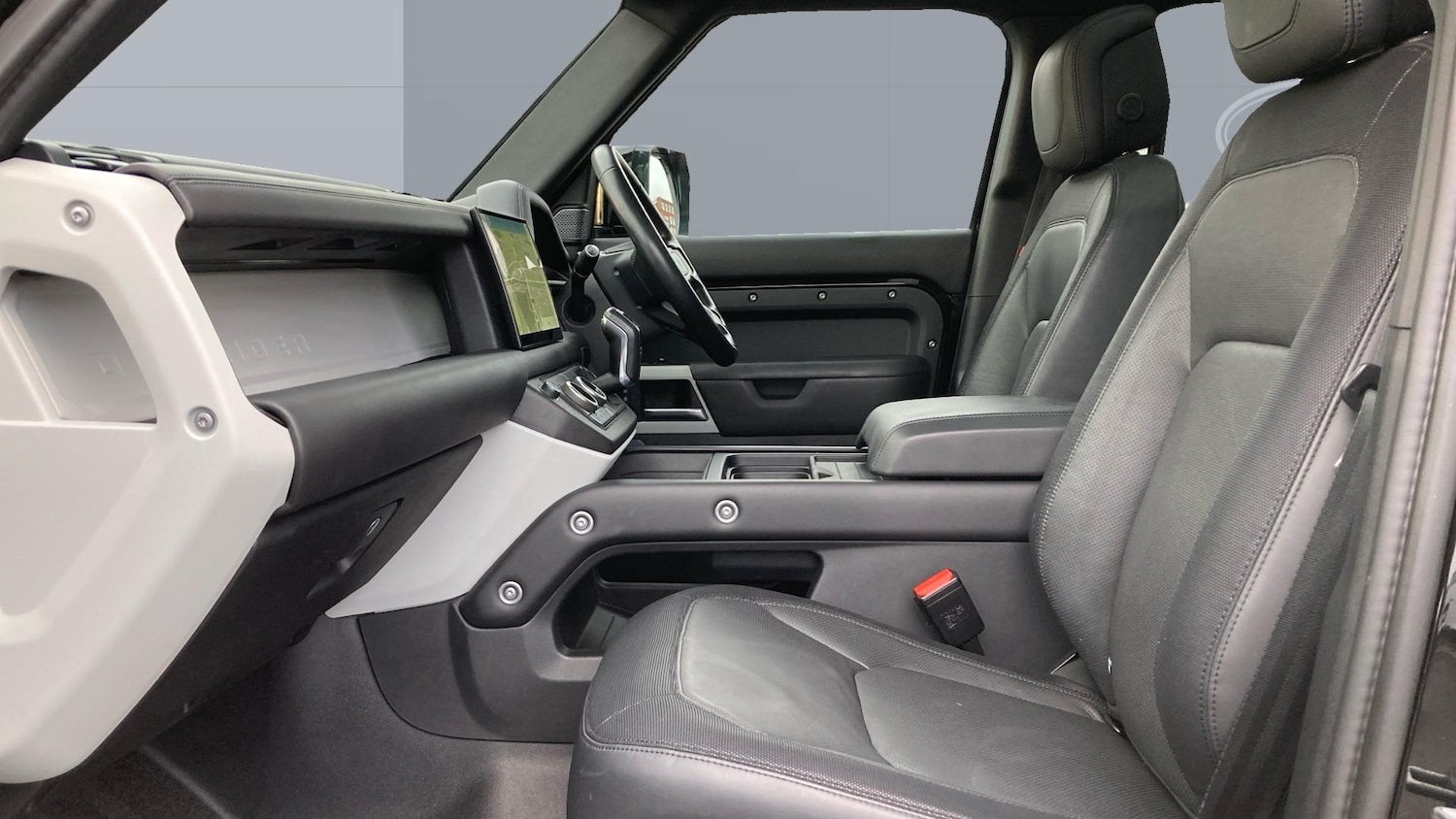 Used Land Rover Defender 2022 for sale - 76796840: Photo 3