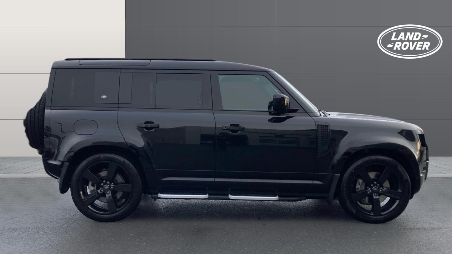 Used Land Rover Defender 2022 for sale - 76796840: Photo 5