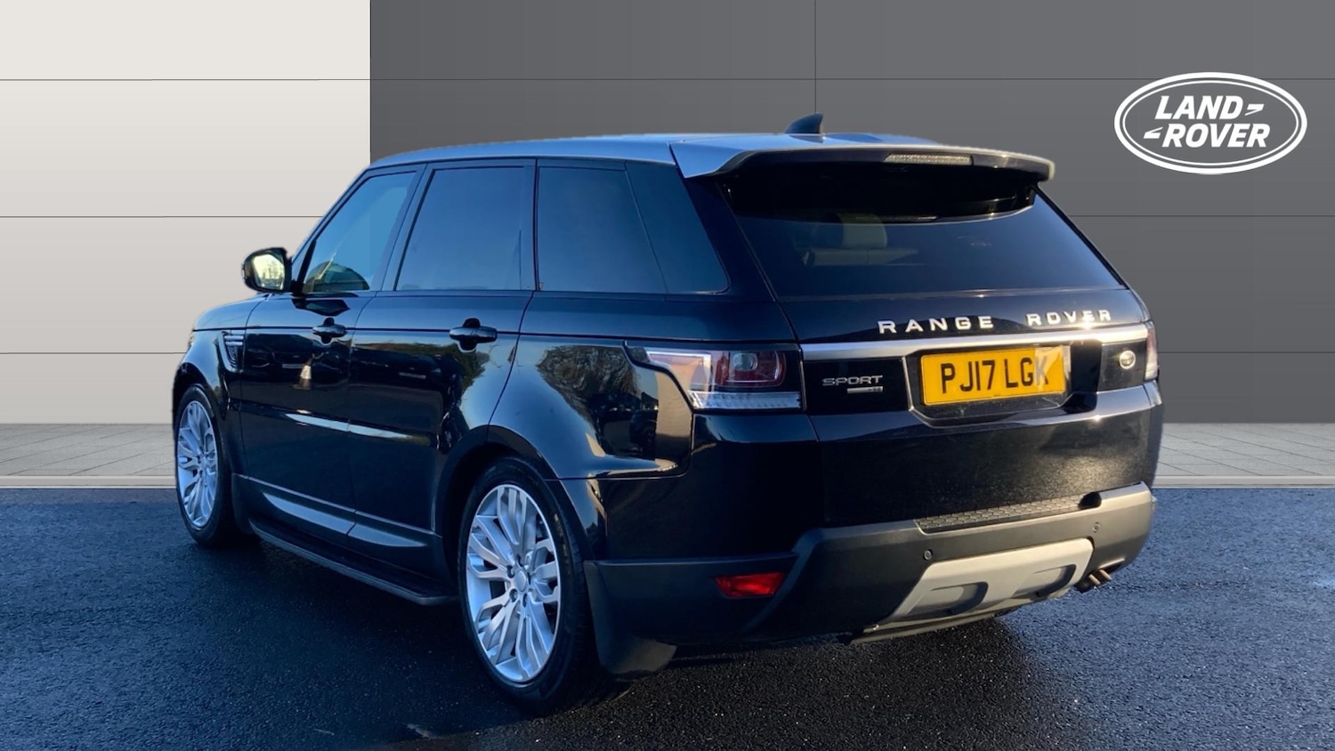 Used Land Rover Range Rover Sport 2017 for sale - 77104004: Photo 2