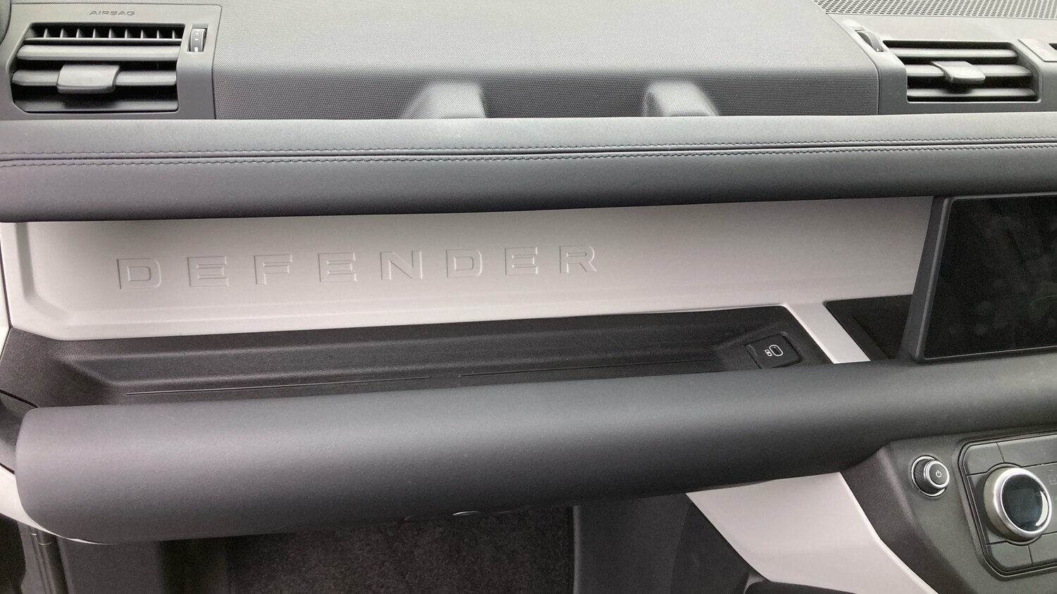 Used Land Rover Defender 2023 for sale - 77893172: Photo 26