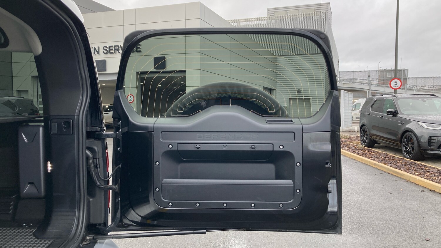 Used Land Rover Defender 2023 for sale - 77893172: Photo 27