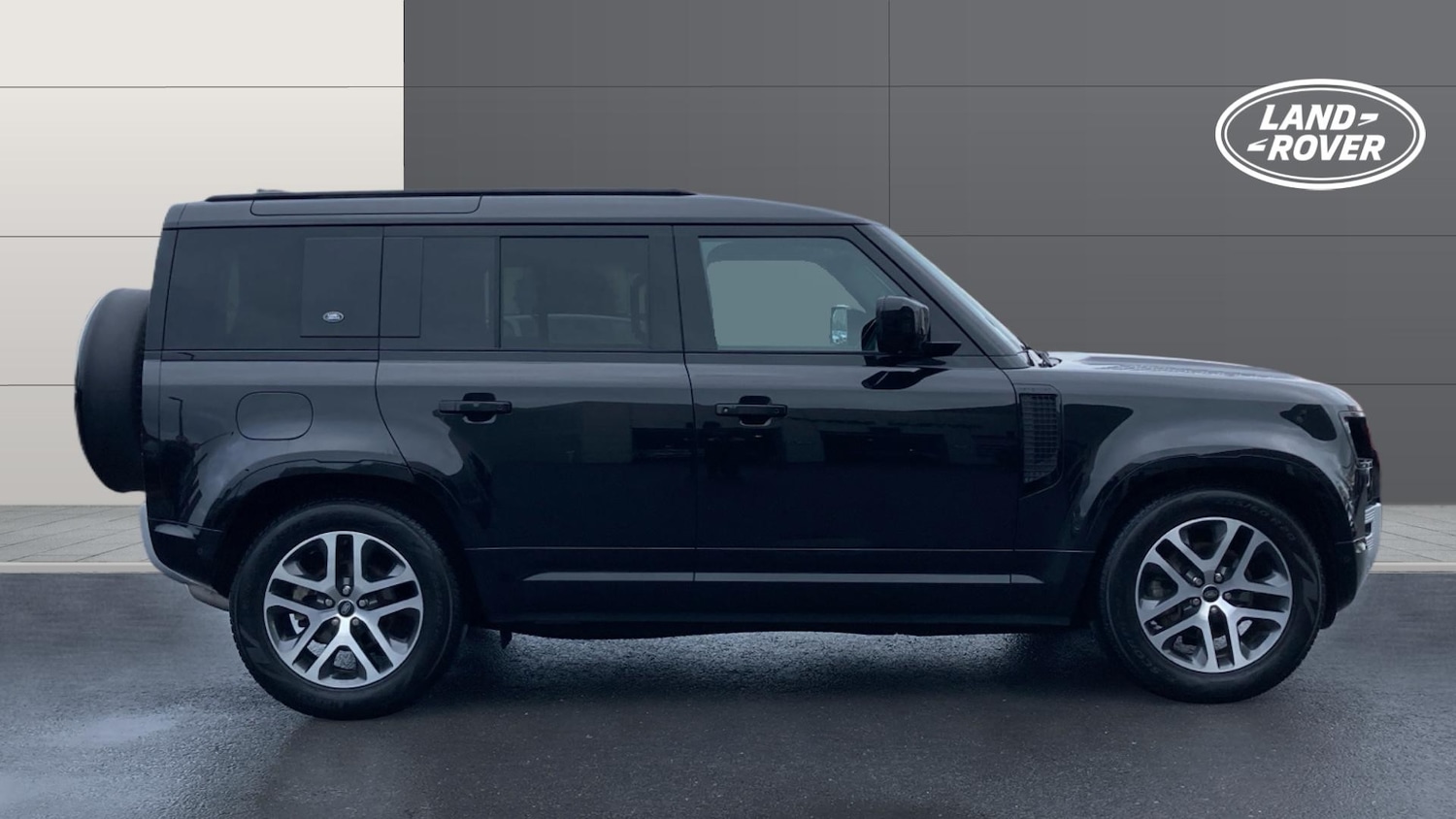 Used Land Rover Defender 2023 for sale - 77893172: Photo 5