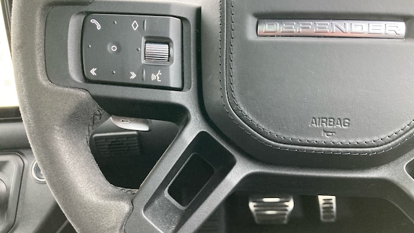 Used Land Rover Defender 2023 for sale - 76007471: Photo 44