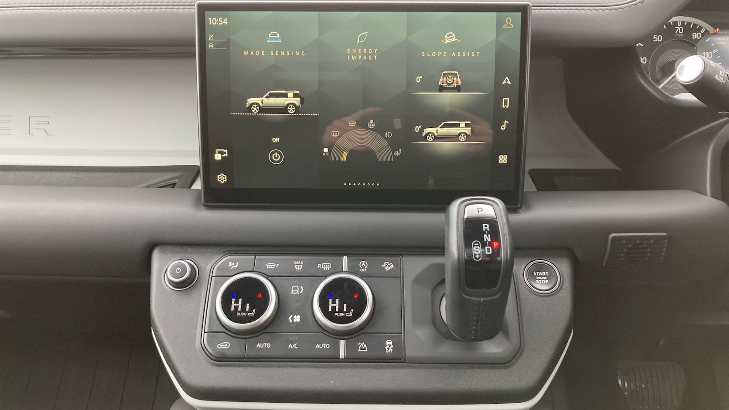 Used Land Rover Defender 2023 for sale - 77128101: Photo 14