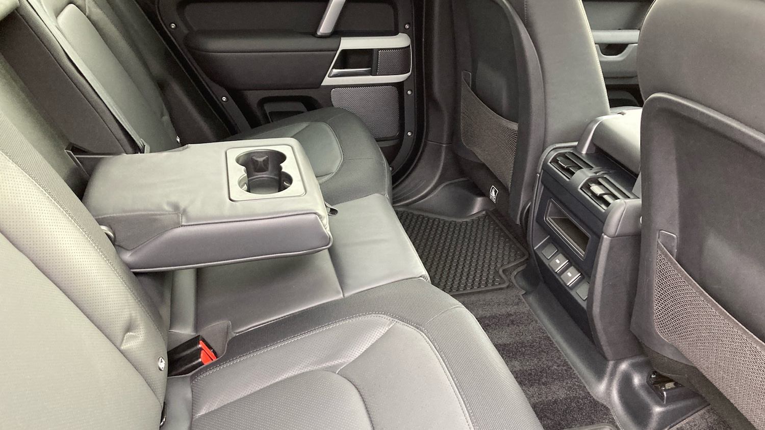 Used Land Rover Defender 2023 for sale - 77128101: Photo 43