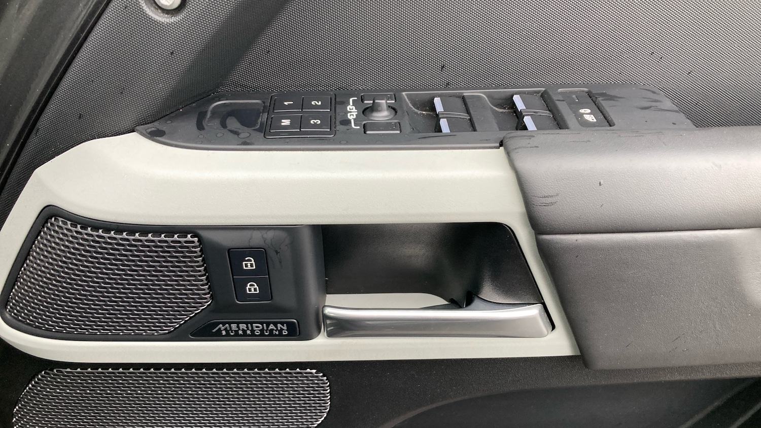 Used Land Rover Defender 2023 for sale - 77128101: Photo 45