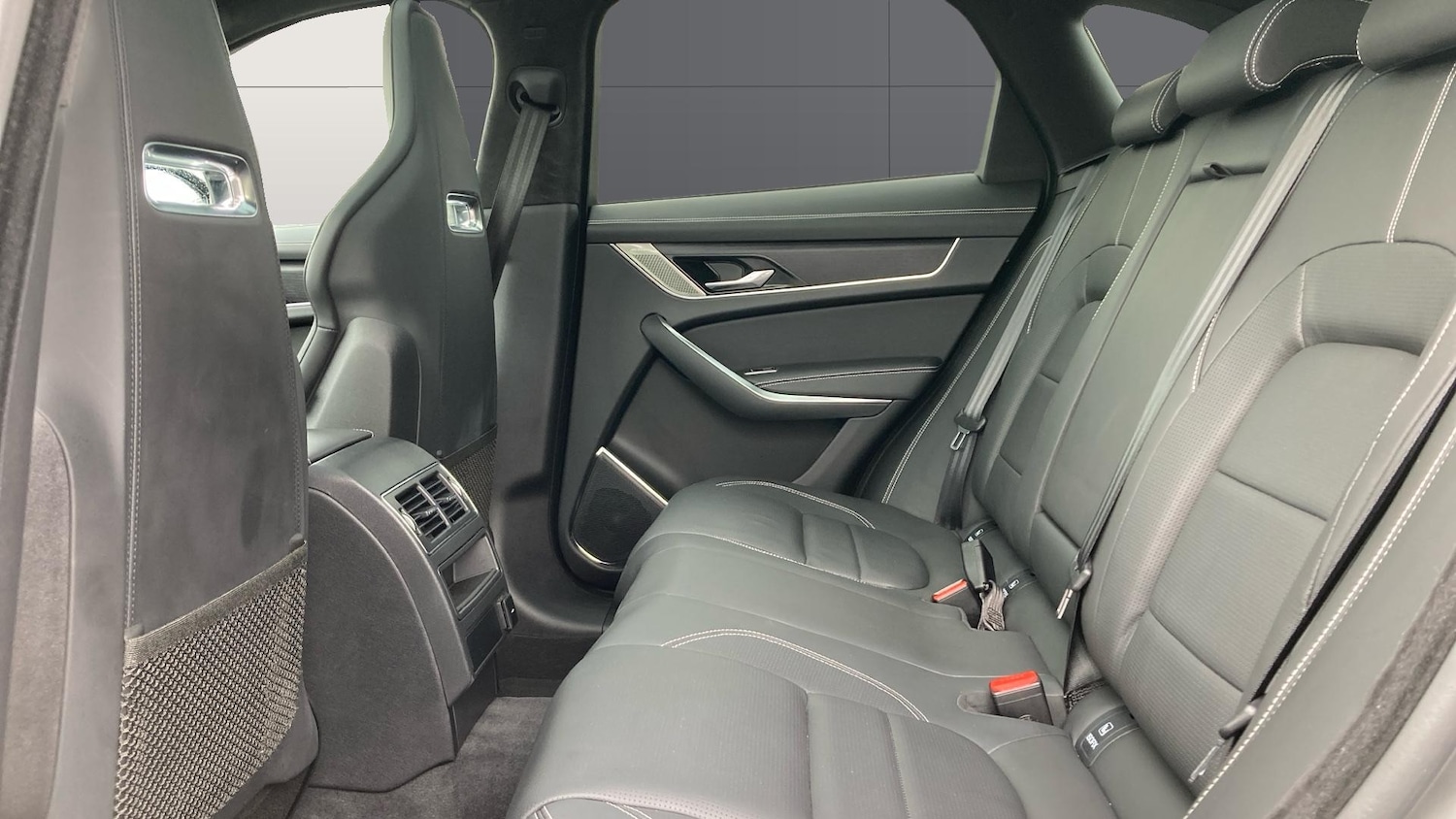 Used Jaguar F-Pace 2023 for sale - 76542791: Photo 4