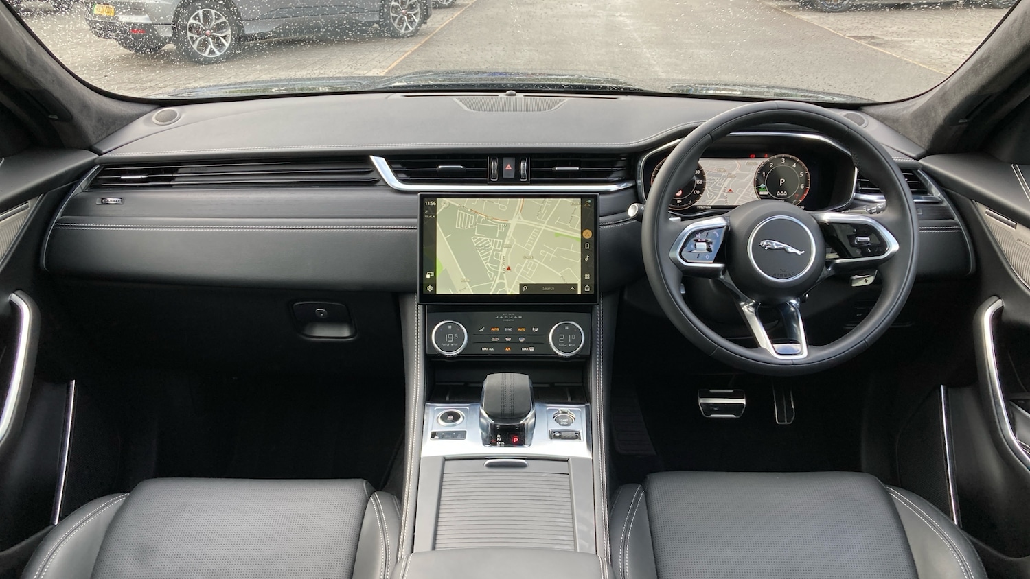 Used Jaguar F-Pace 2023 for sale - 76542791: Photo 9