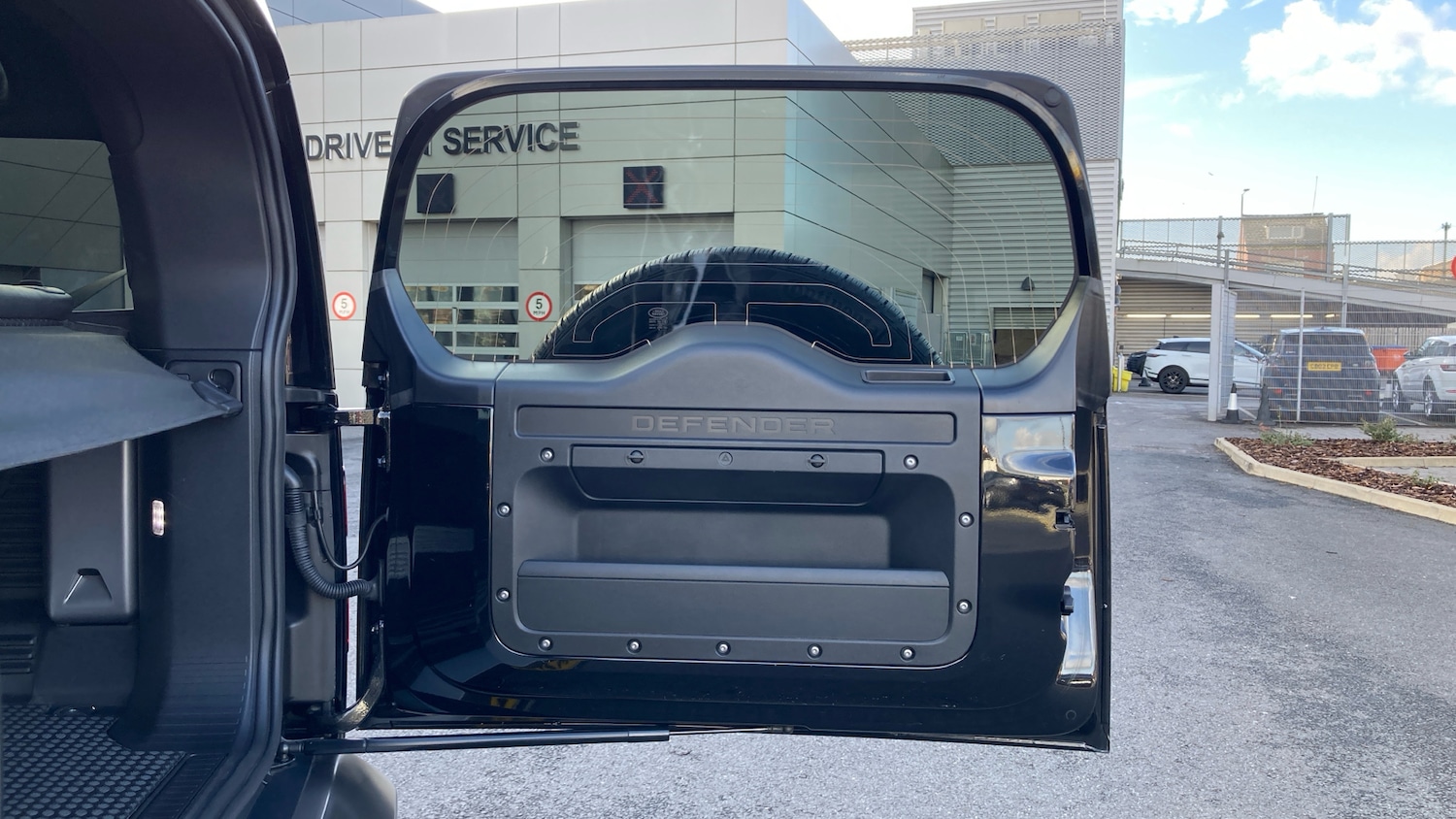 Used Land Rover Defender 2021 for sale - 76393932: Photo 27