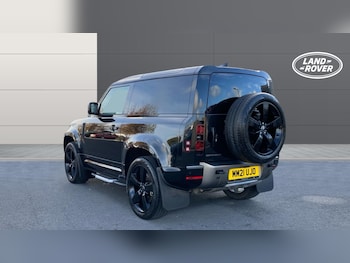 Used Land Rover Defender 2021 for sale - 76393932: Photo