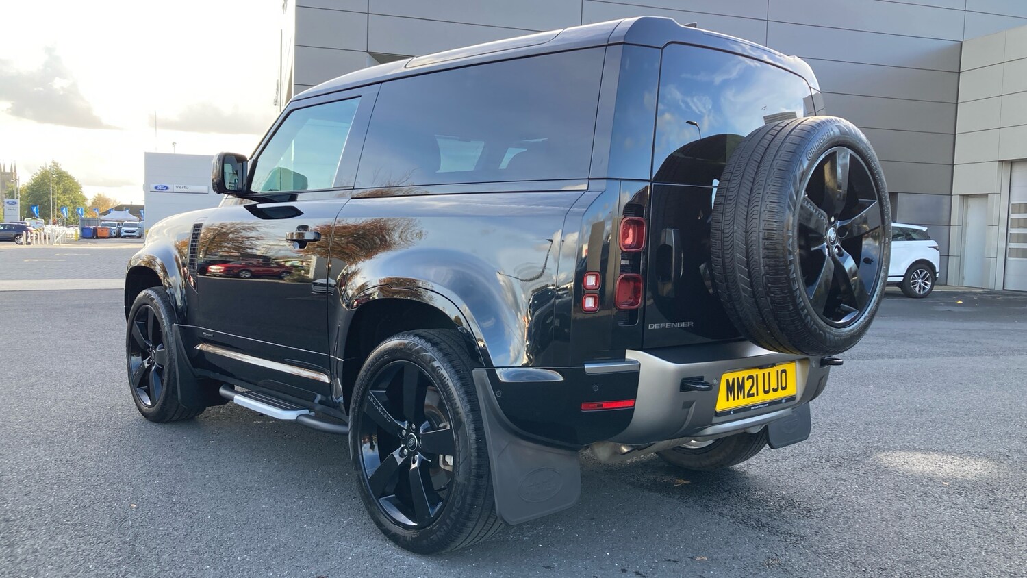 Used Land Rover Defender 2021 for sale - 76393932: Photo 40