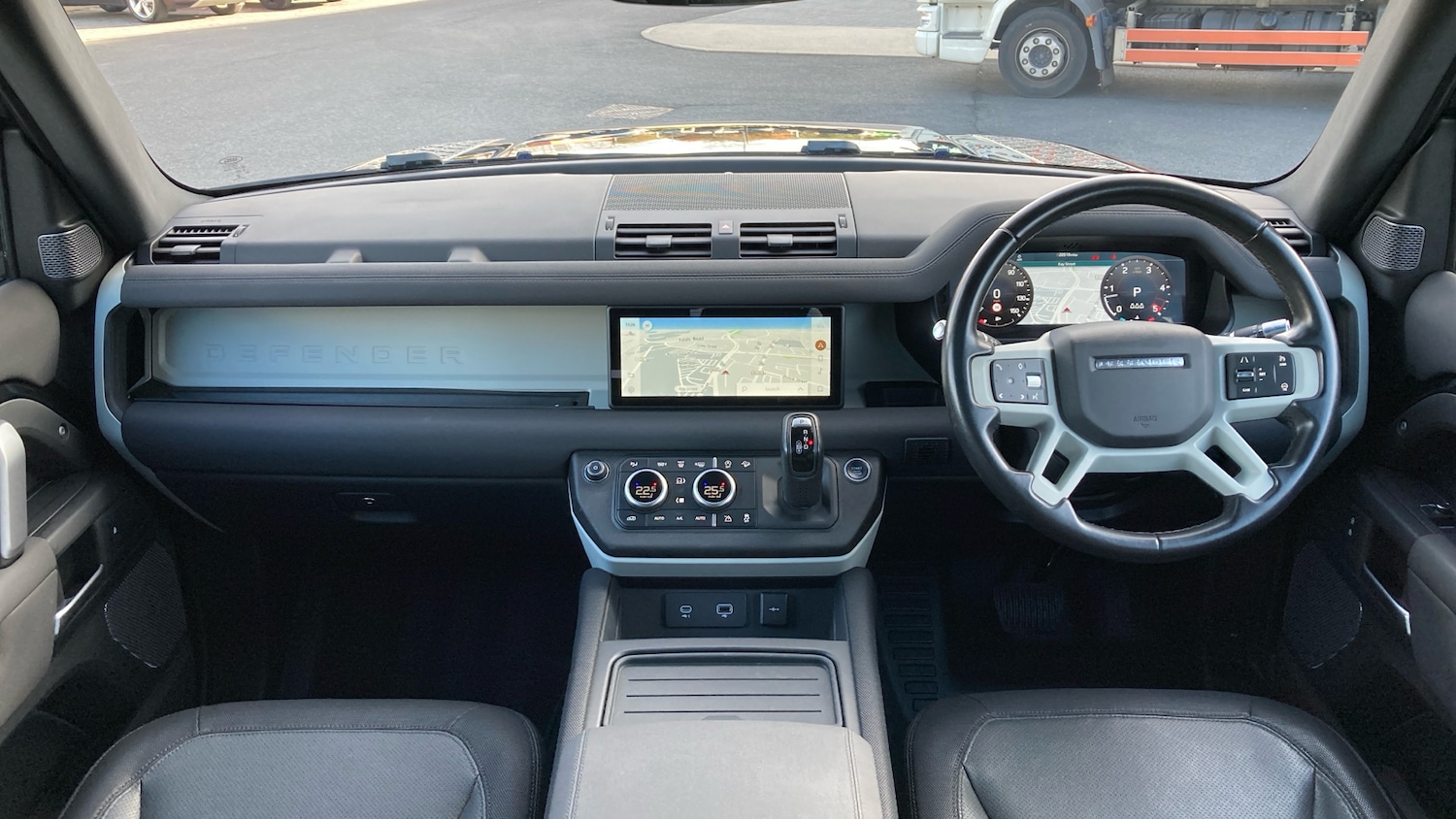 Used Land Rover Defender 2021 for sale - 76393932: Photo 9