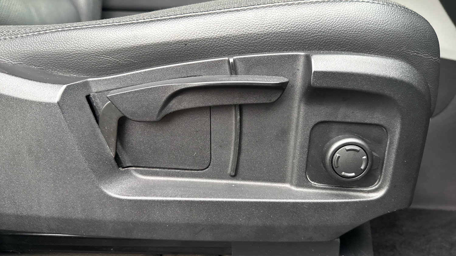 Used Land Rover Defender 2020 for sale - 77733048: Photo 30