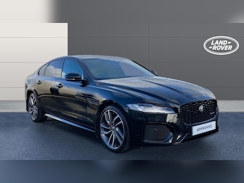 2024 (24) - 2.0 P250 R-Dynamic HSE Black 4dr Auto Petrol Saloon