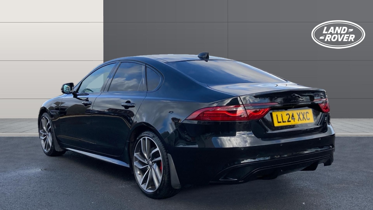 Used Jaguar XF 2024 for sale - 76366839: Photo 2