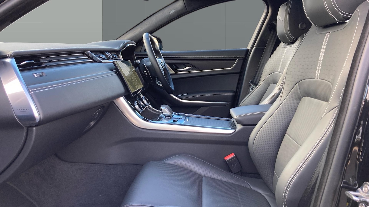 Used Jaguar XF 2024 for sale - 76366839: Photo 3