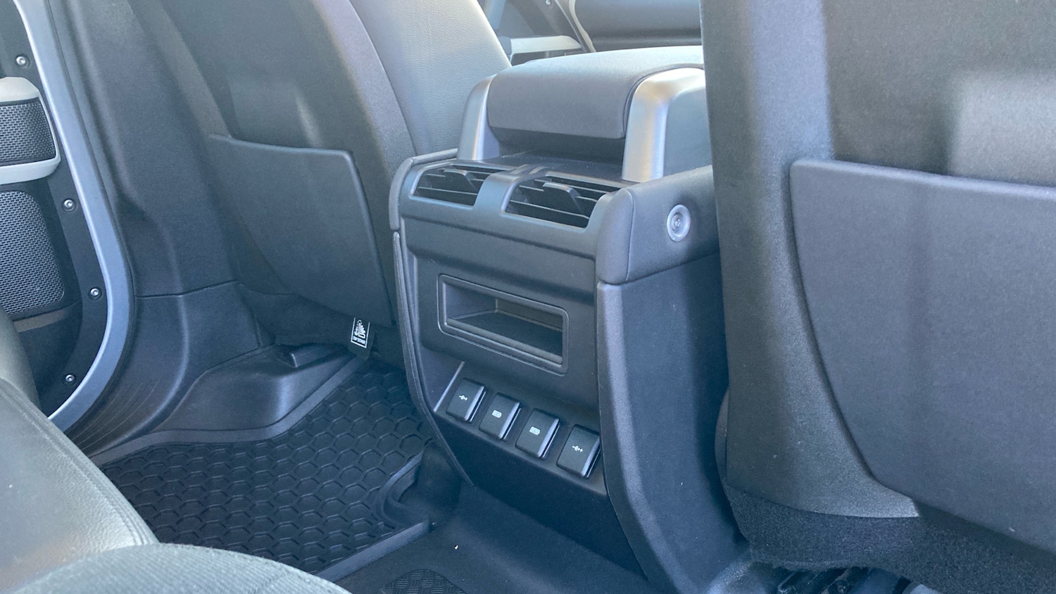 Used Land Rover Defender 2020 for sale - 76653091: Photo 18