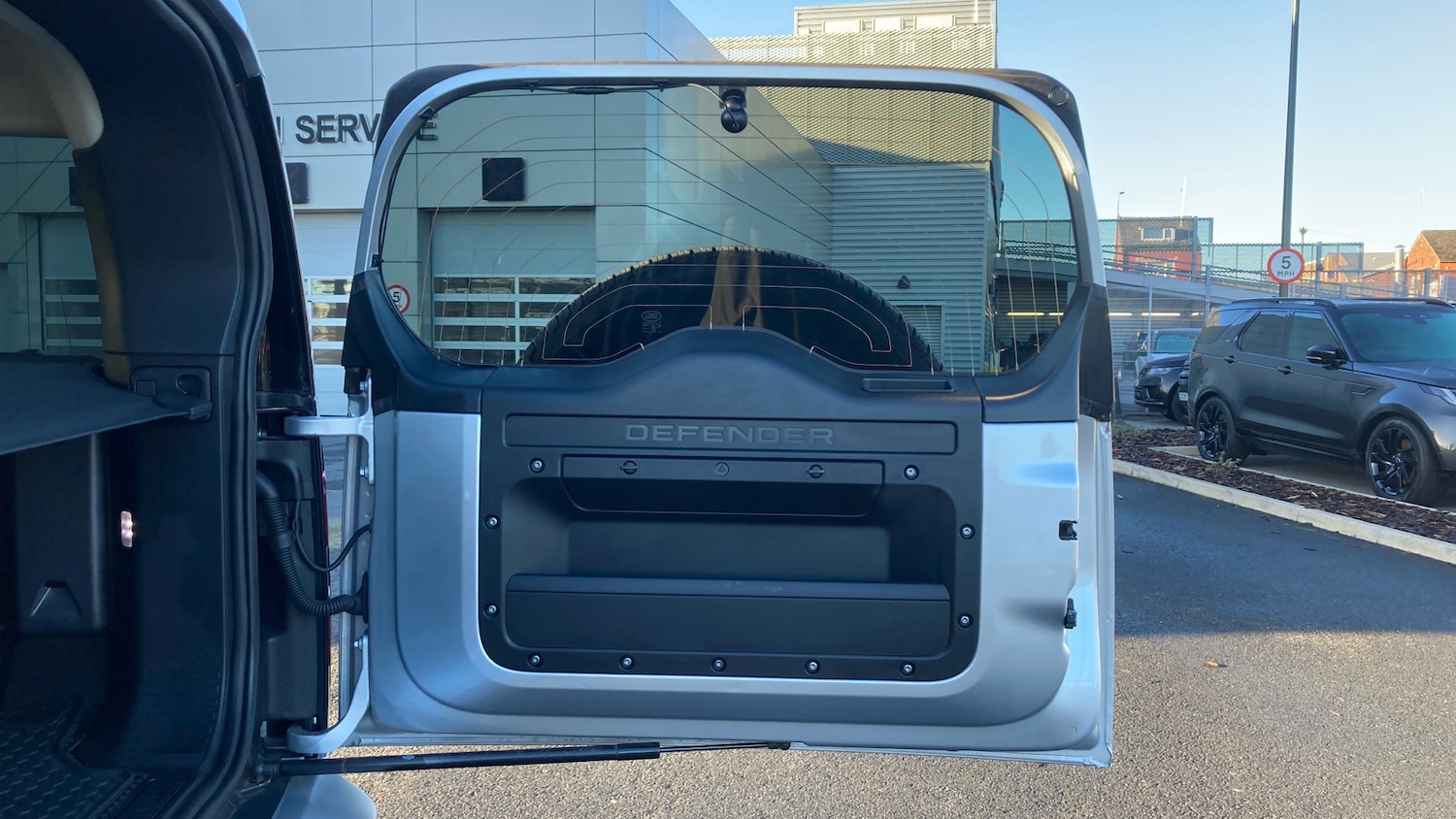 Used Land Rover Defender 2020 for sale - 76653091: Photo 27