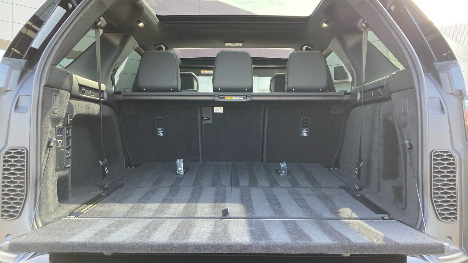 Used Land Rover Discovery 2025 for sale - 76209216: Photo 10