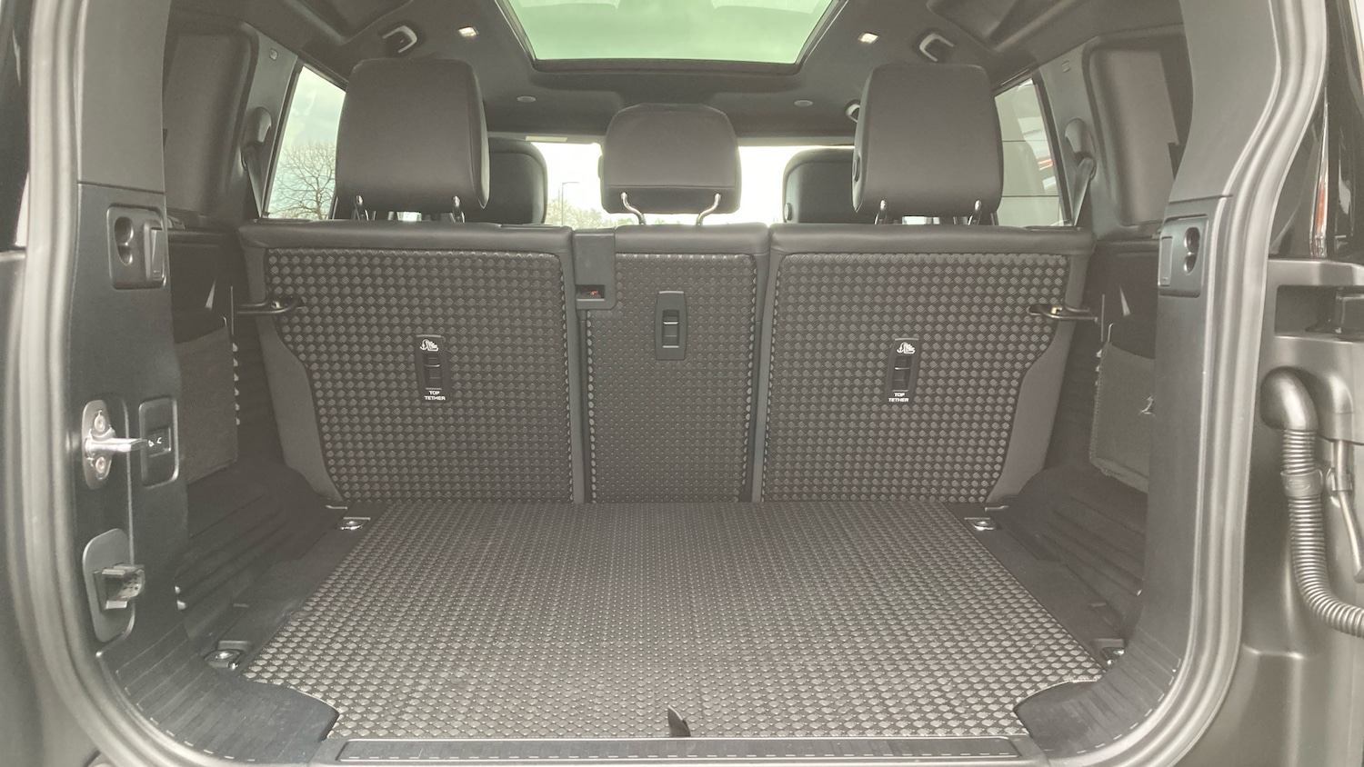 Used Land Rover Defender 2023 for sale - 76796847: Photo 10