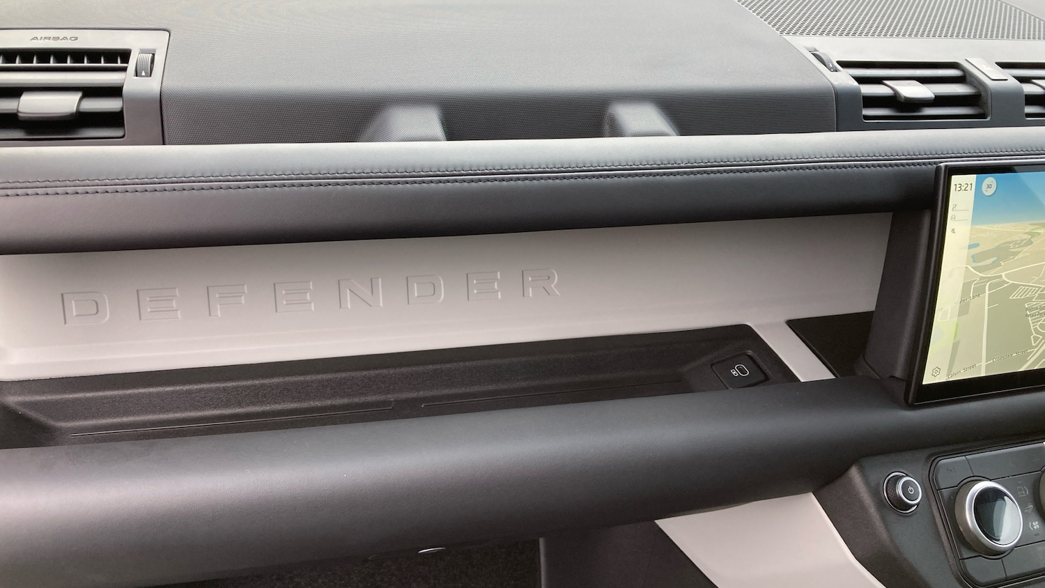 Used Land Rover Defender 2023 for sale - 76796847: Photo 26