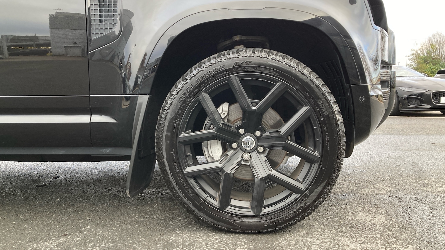 Used Land Rover Defender 2023 for sale - 76796847: Photo 8