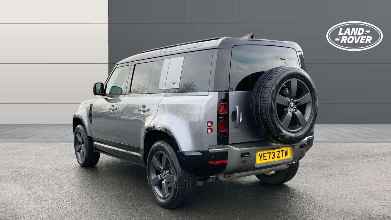 Used Land Rover Defender 2023 for sale - 77186778: Photo 2