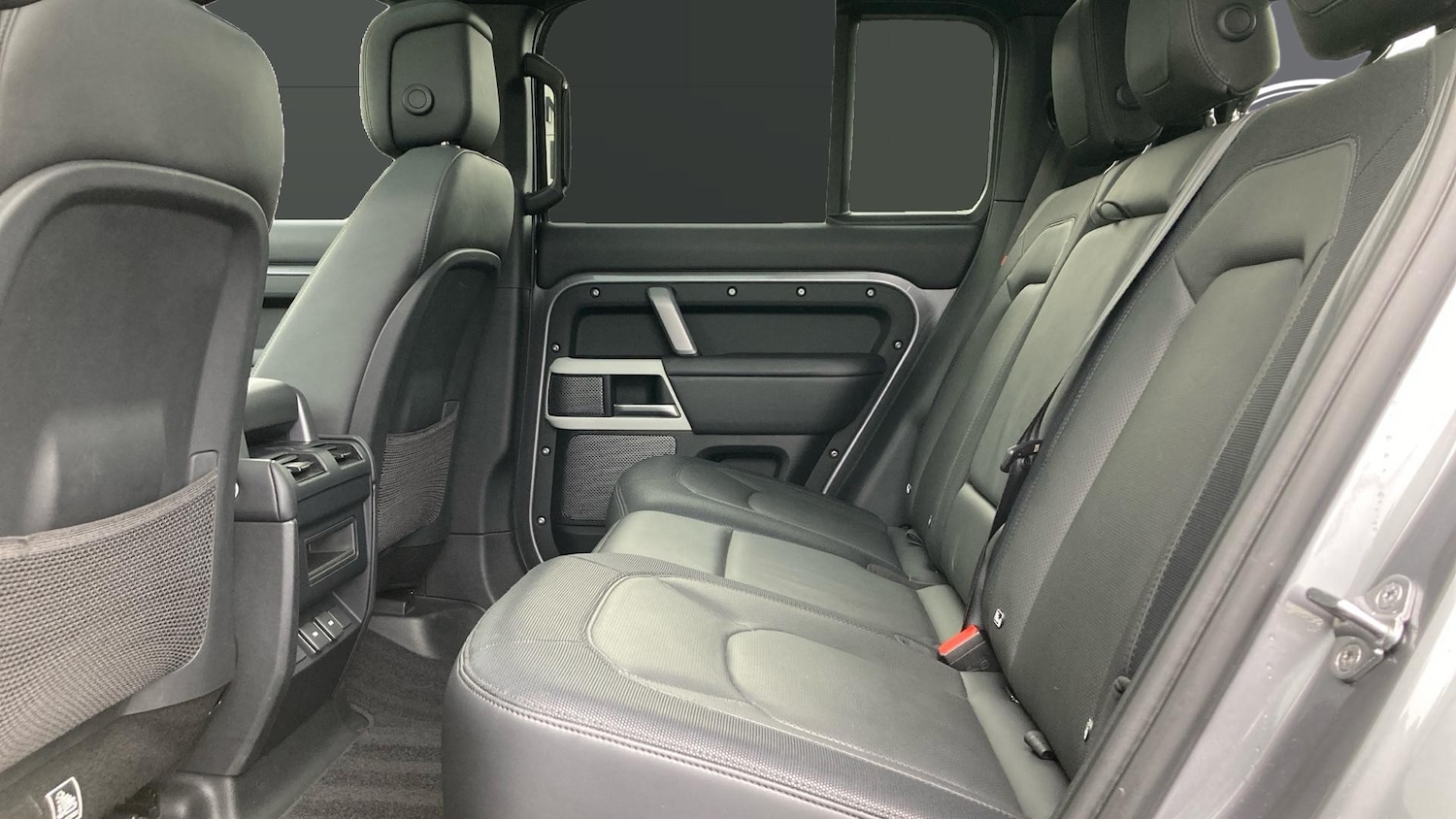 Used Land Rover Defender 2023 for sale - 77186778: Photo 4