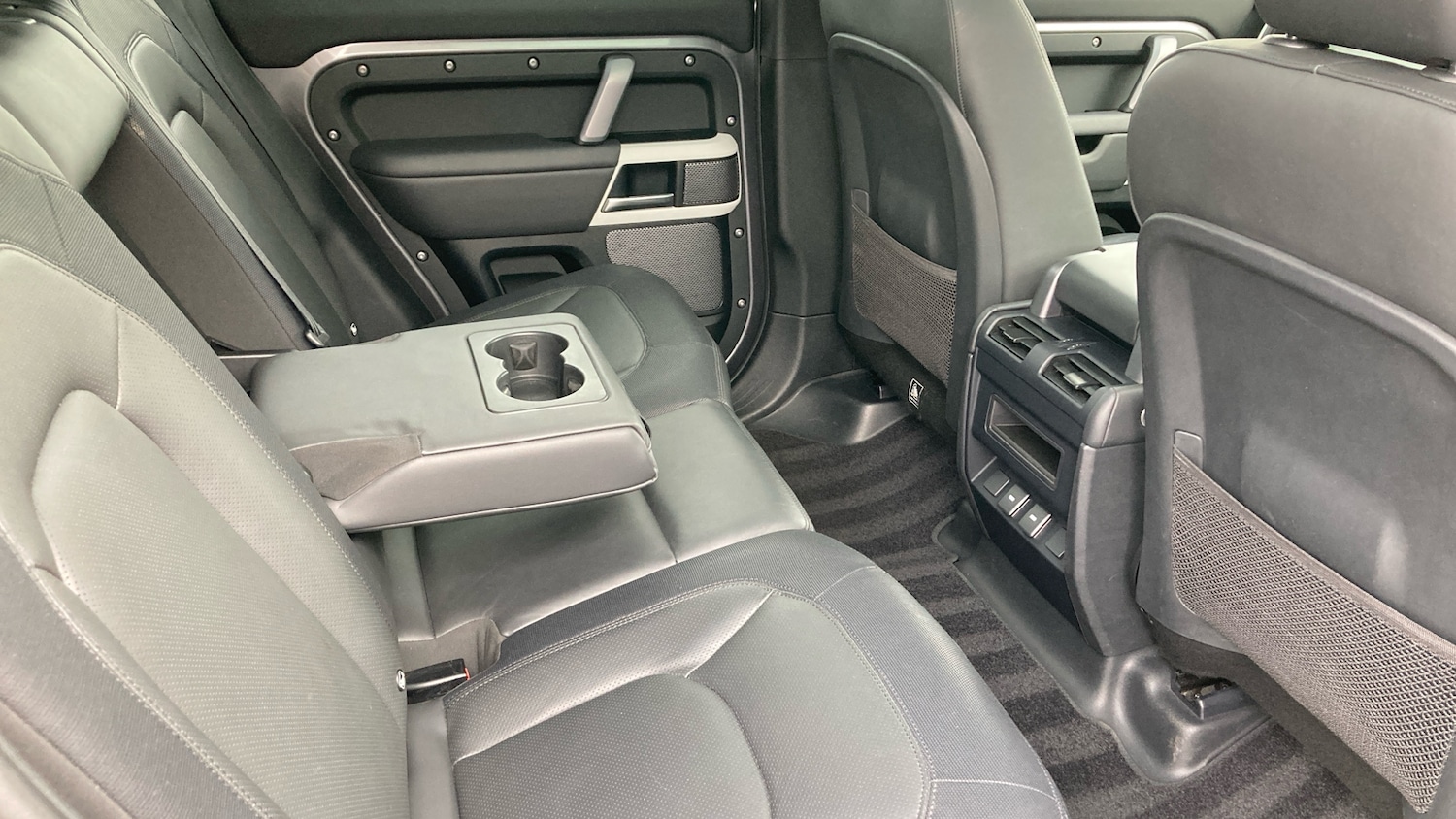 Used Land Rover Defender 2023 for sale - 77186778: Photo 42