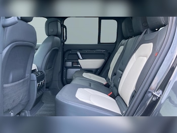 Used Land Rover Defender 2022 for sale - 76984668: Photo