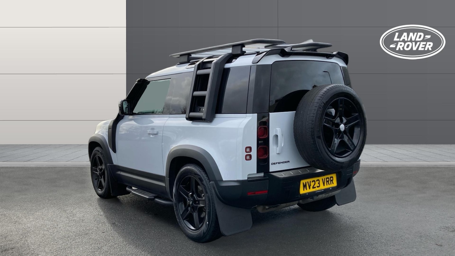 Used Land Rover Defender 2023 for sale - 76366838: Photo 2