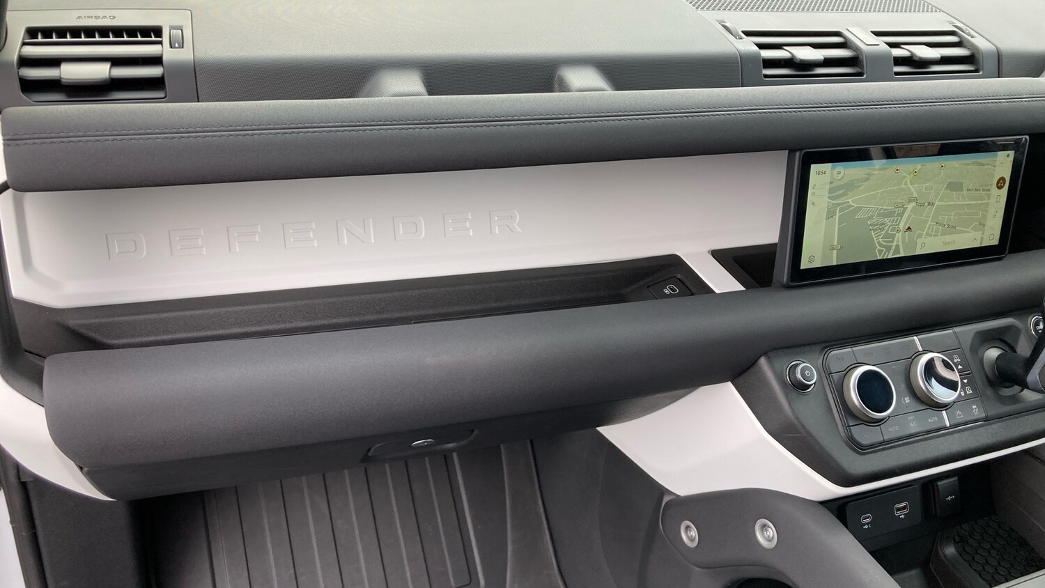 Used Land Rover Defender 2023 for sale - 76366838: Photo 26