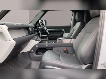 Used Land Rover Defender 2023 for sale - 76366838: Photo