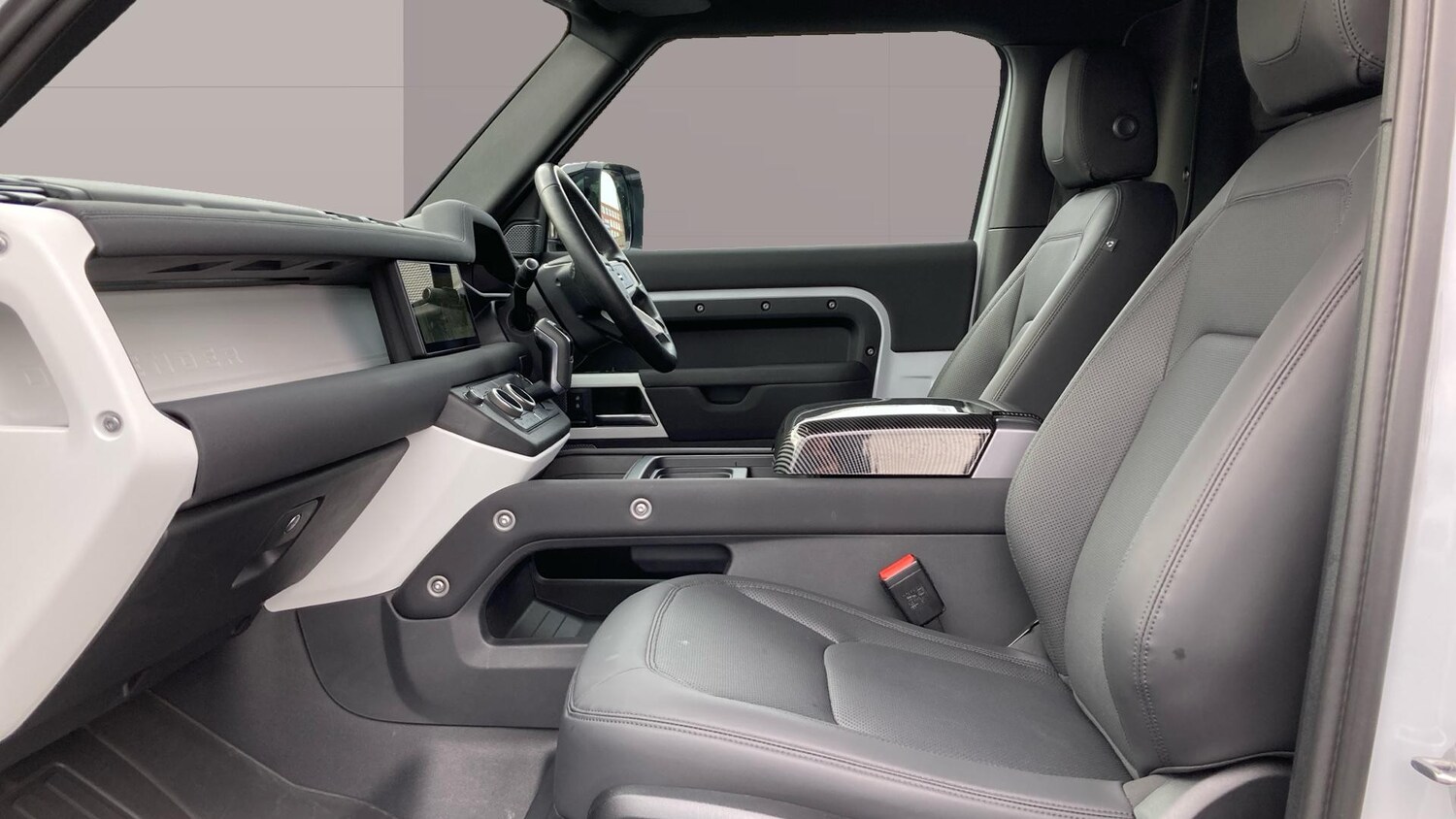 Used Land Rover Defender 2023 for sale - 76366838: Photo 4