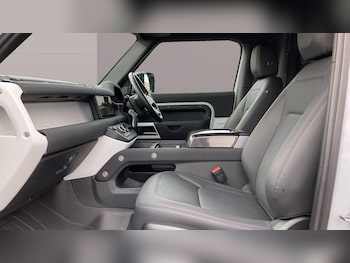 Used Land Rover Defender 2023 for sale - 76366838: Photo