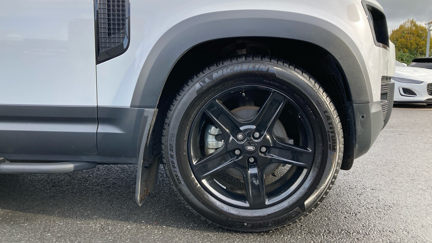 Used Land Rover Defender 2023 for sale - 76366838: Photo 8