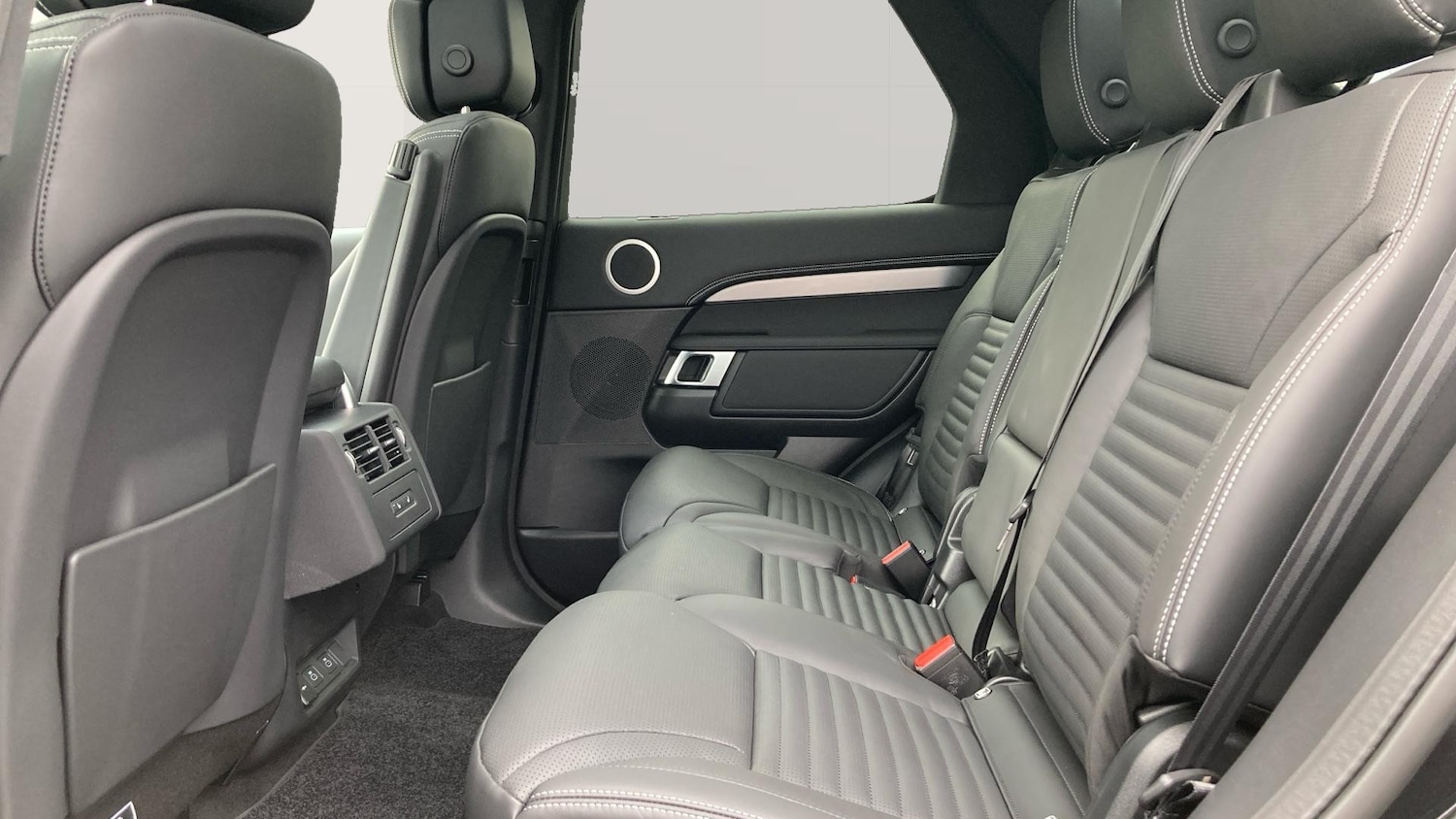 Used Land Rover Discovery 2025 for sale - 77285431: Photo 4